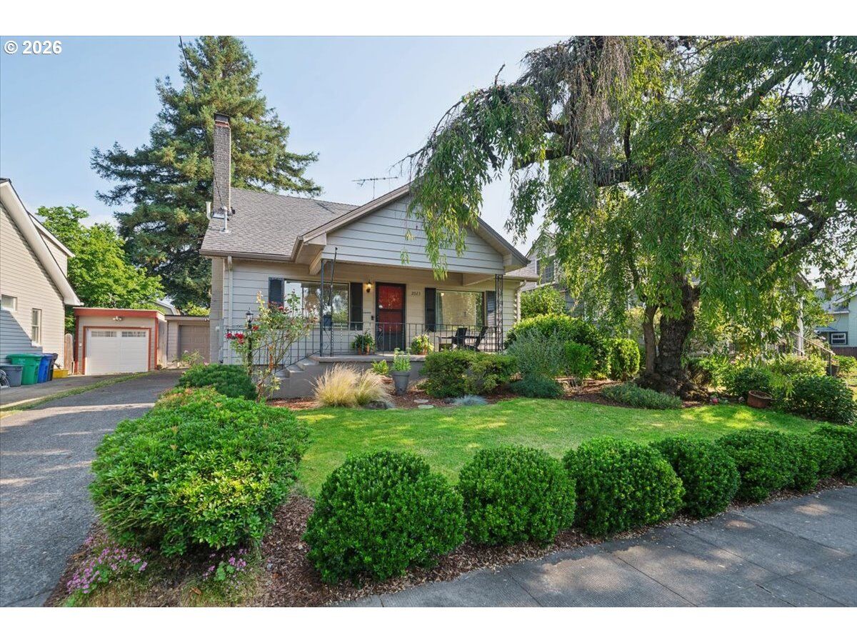 Property Photo: 2023 SE Yukon St OR 97202