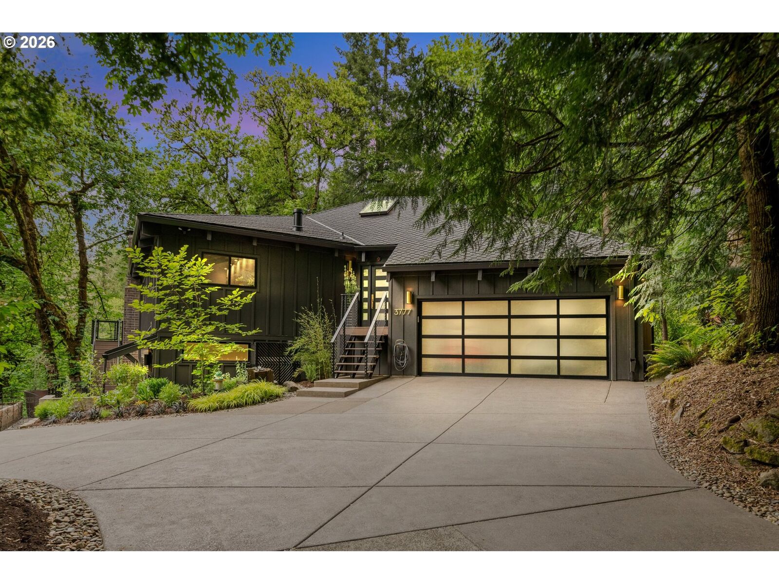 Property Photo: 3777 Parkwood Way OR 97068