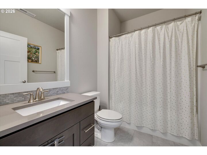 Property Photo:  1149 S Walnut St  OR 97013 