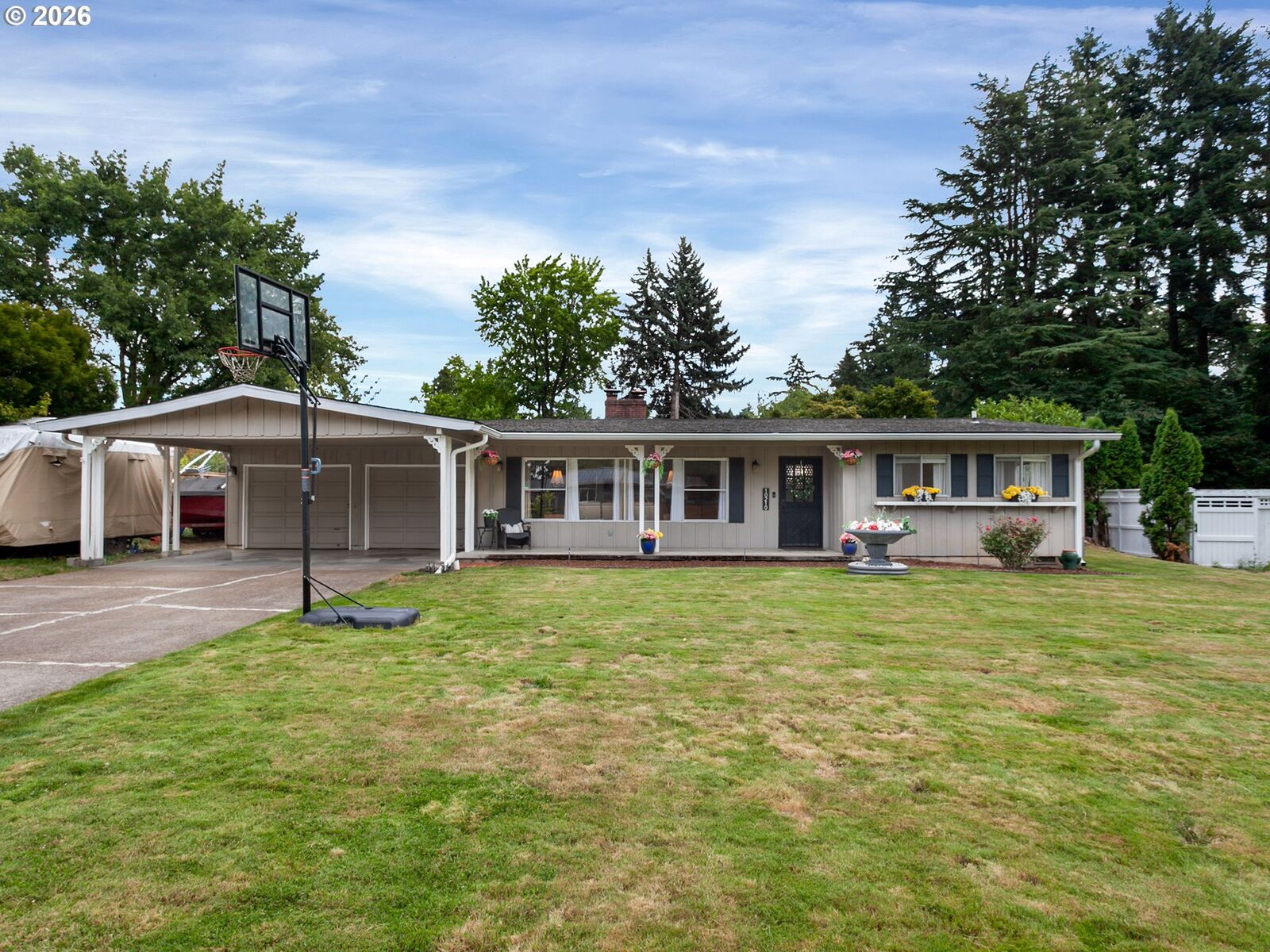 Property Photo:  10210 SW Crestwood Ct  OR 97008 