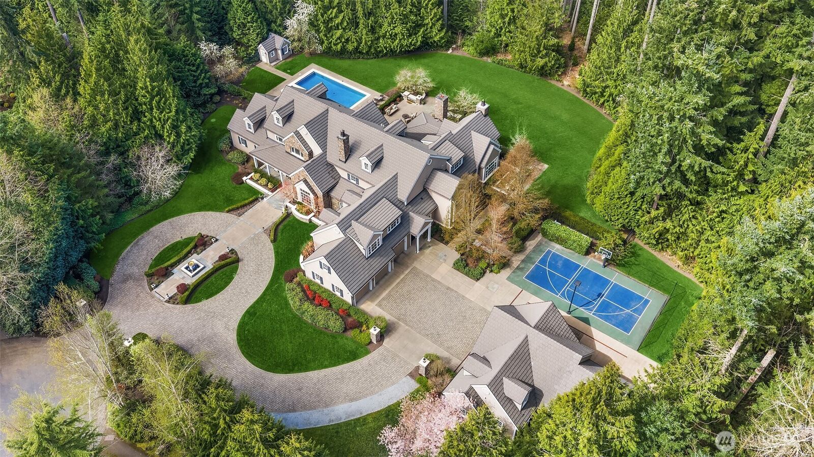 Property Photo: 2045 250th Place NE WA 98074