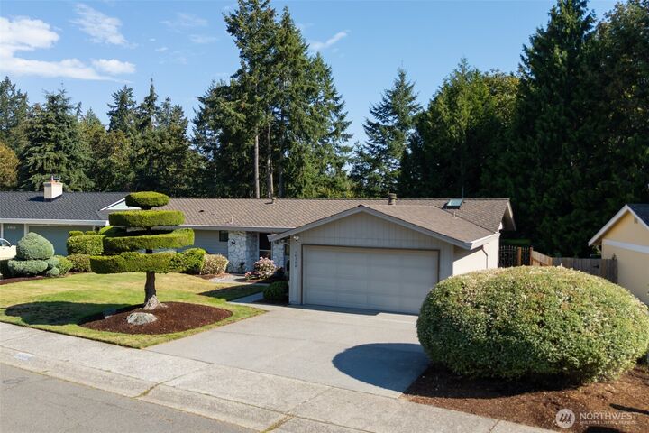 Property Photo: 14700 SE 165th Place WA 98058