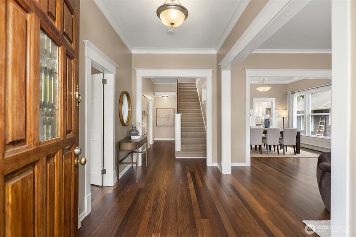 Property Photo: 127 NE 56th Street WA 98105