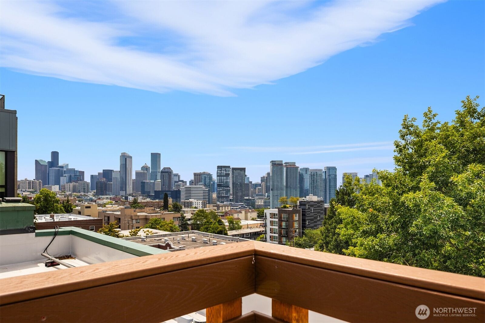 Property Photo:  705 E Republican Street 102  WA 98102 