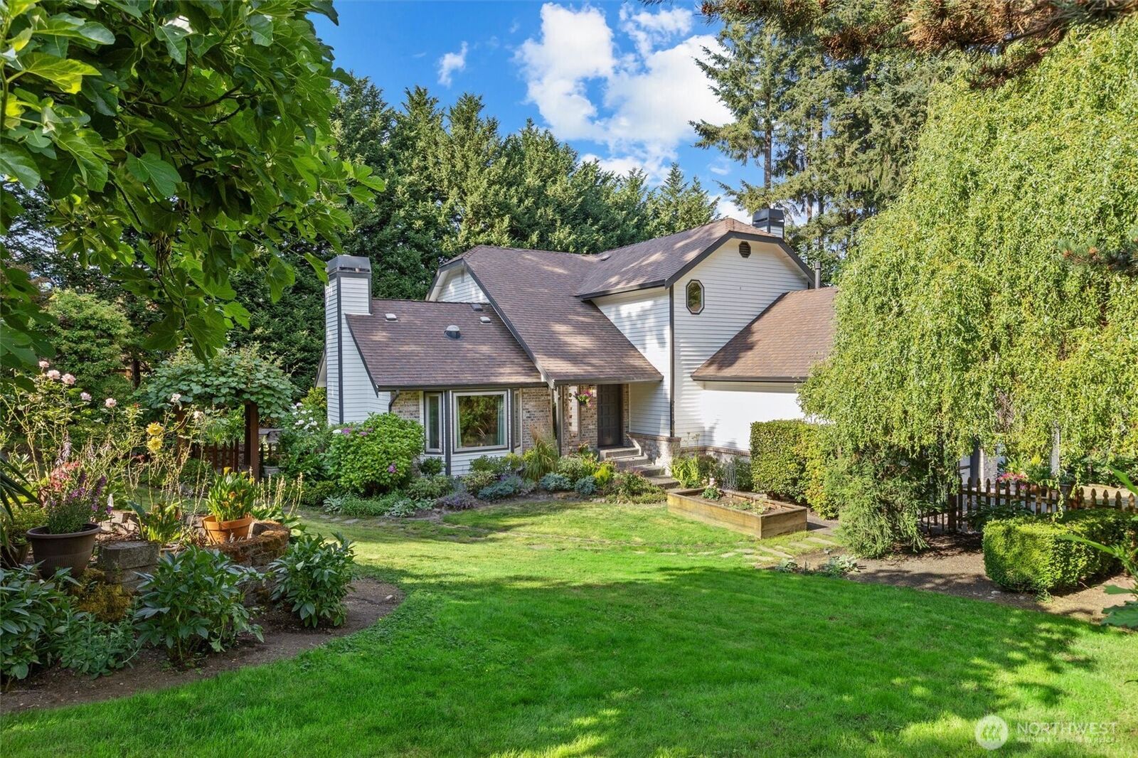 Property Photo: 2119 242nd Street SW WA 98021