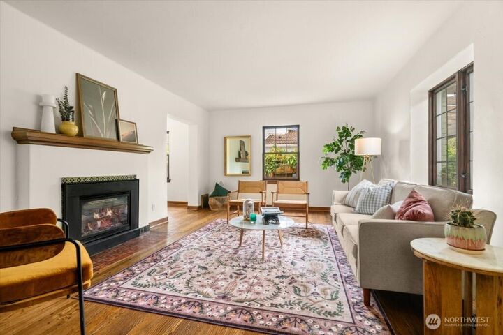 Property Photo: 2459 24th Avenue E WA 98112