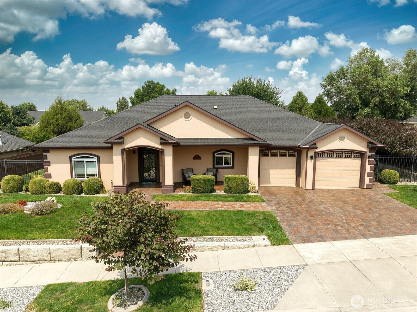 Property Photo: 260 Coyote Ridge Drive WA 99362
