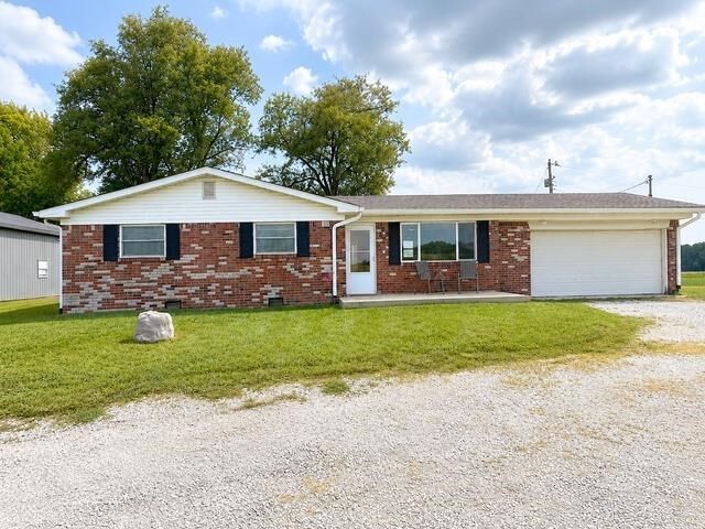 Property Photo:  1293 S Cr 850 E  IN 47362 