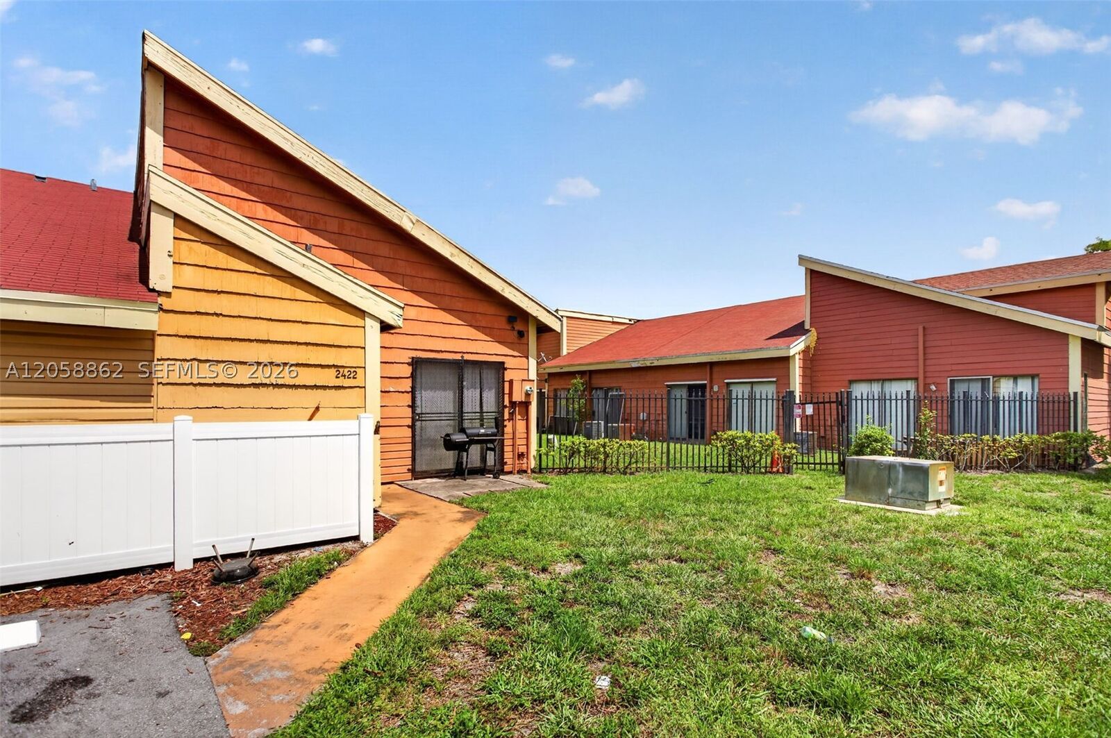 Property Photo: 2422 NW 55th Ter FL 33313