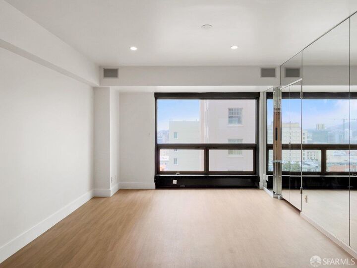 Property Photo: 1177 California Street 711 CA 94108