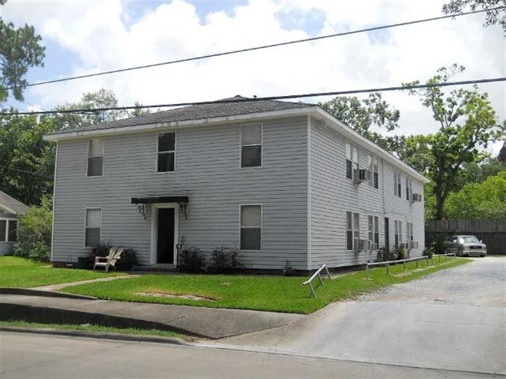 Property Photo: 922 Cleveland Street LA 70601