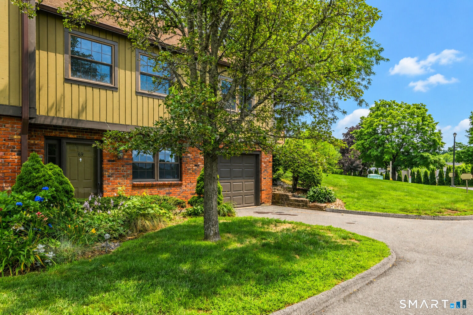 Property Photo:  69 Mattabasset Drive 69  CT 06450 