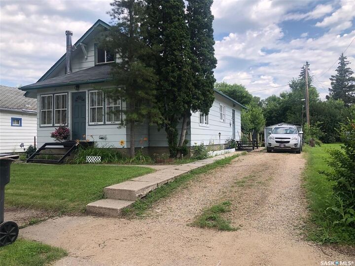 Property Photo: 322 5th Avenue E SK S0A 0L0