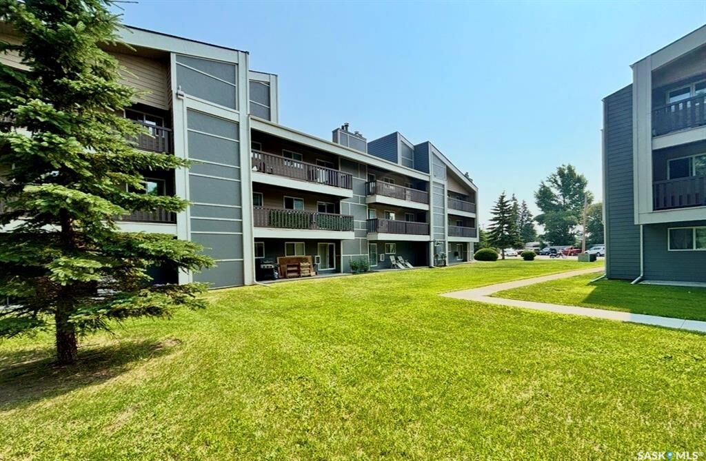 Property Photo: 425 115th Street E 1434 SK S7N 2E6