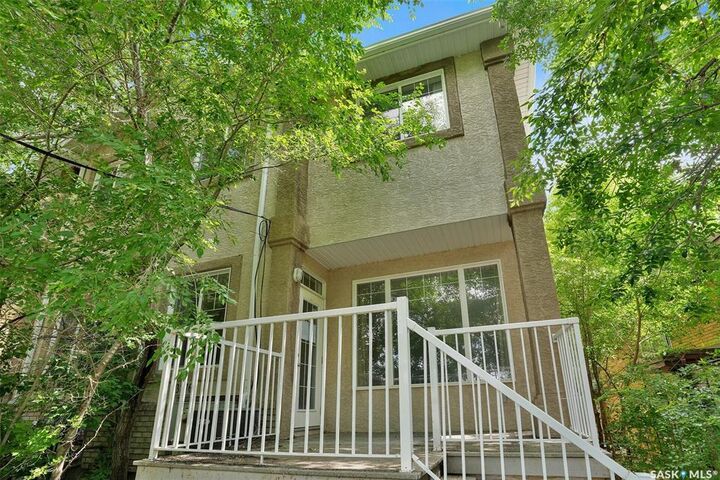 Property Photo: 3876 Robinson Street SK S4S 3C6