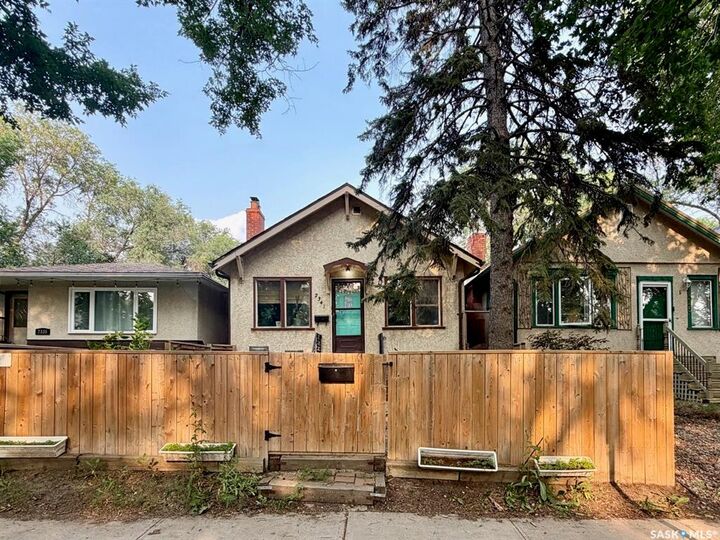 Property Photo: 2341 Elphinstone Street SK S4T 3P2