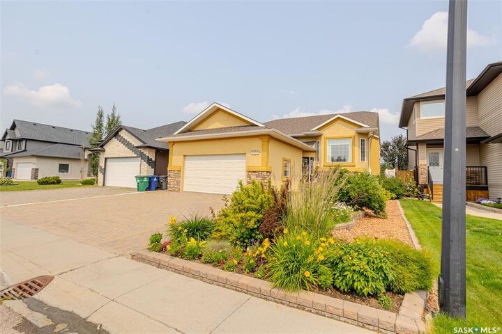 Property Photo: 1514 Shepherd Crescent SK S7W 0B8
