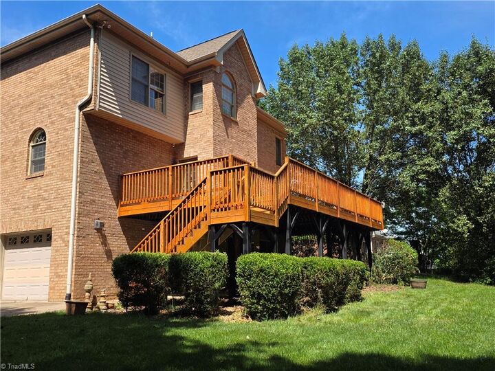 Property Photo: 2170 Rossmore Road NC 27012
