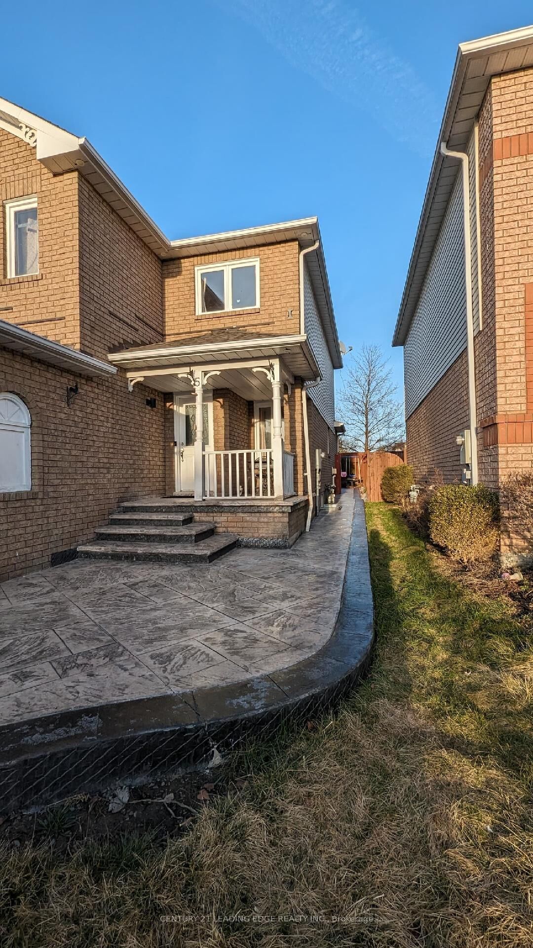Property Photo:  5 Vintage Drive Basement  ON L1R 2M7 