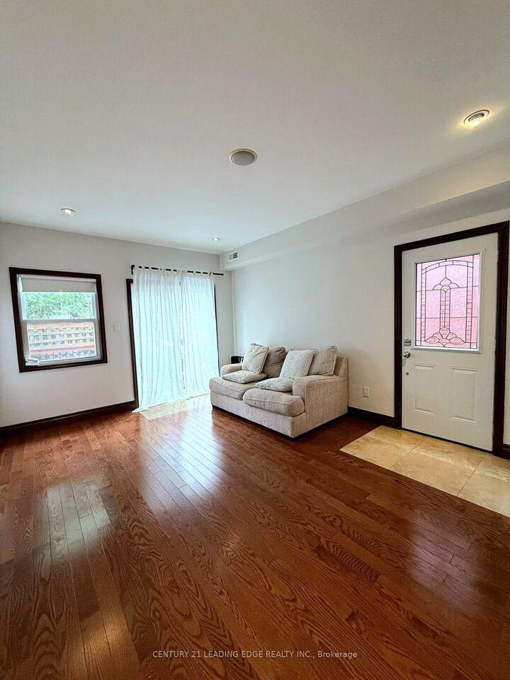 Property Photo: 267 Saint Helens Avenue 2 ON M6H 4A2