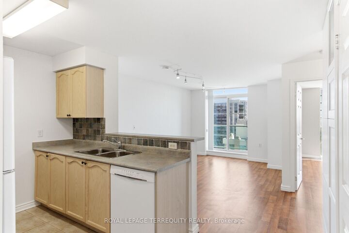 Property Photo:  20 Olive Avenue Ph07  ON M2N 7G5 