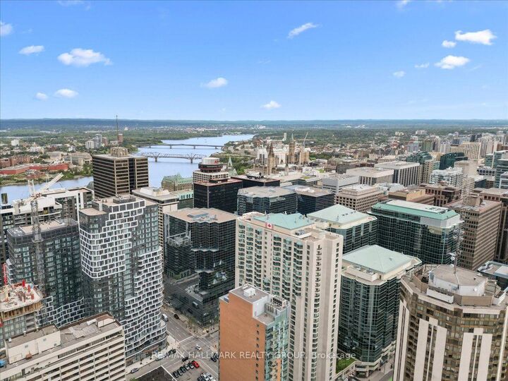 Photo de la propriété:  445 Laurier Avenue W 1703  ON K1N 6R4 