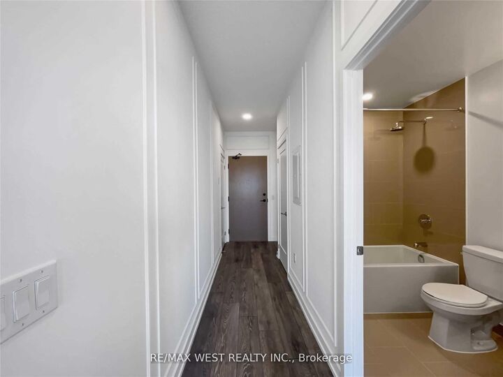 Property Photo:  225 Sumach Street 2802  ON M5A 3K3 