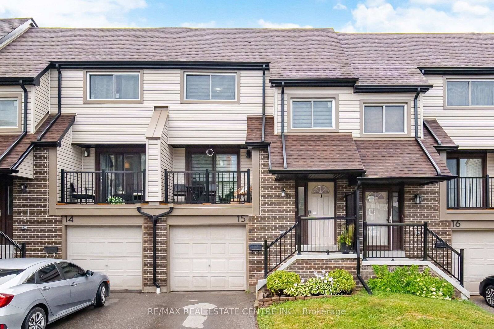 Property Photo: 6780 Formentera Avenue 15 ON L5N 2L1