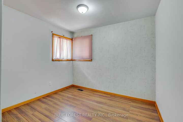 Property Photo:  1201 Patann Drive  ON N5V 2J3 