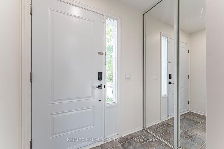 Property Photo: 128 Cottonwood Court ON L3T 5X1