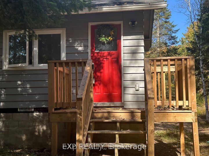 Property Photo:  61 Robert Road W  ON P1H 1L4 