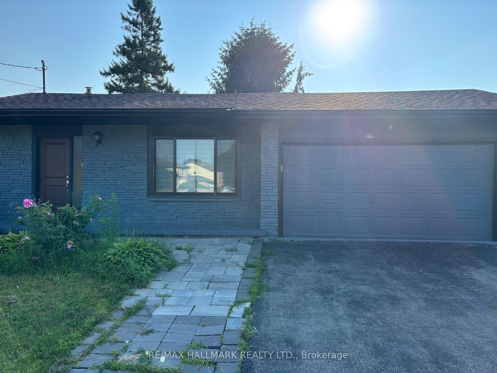 Property Photo: 109 Thickson Road S ON L1N 2C7