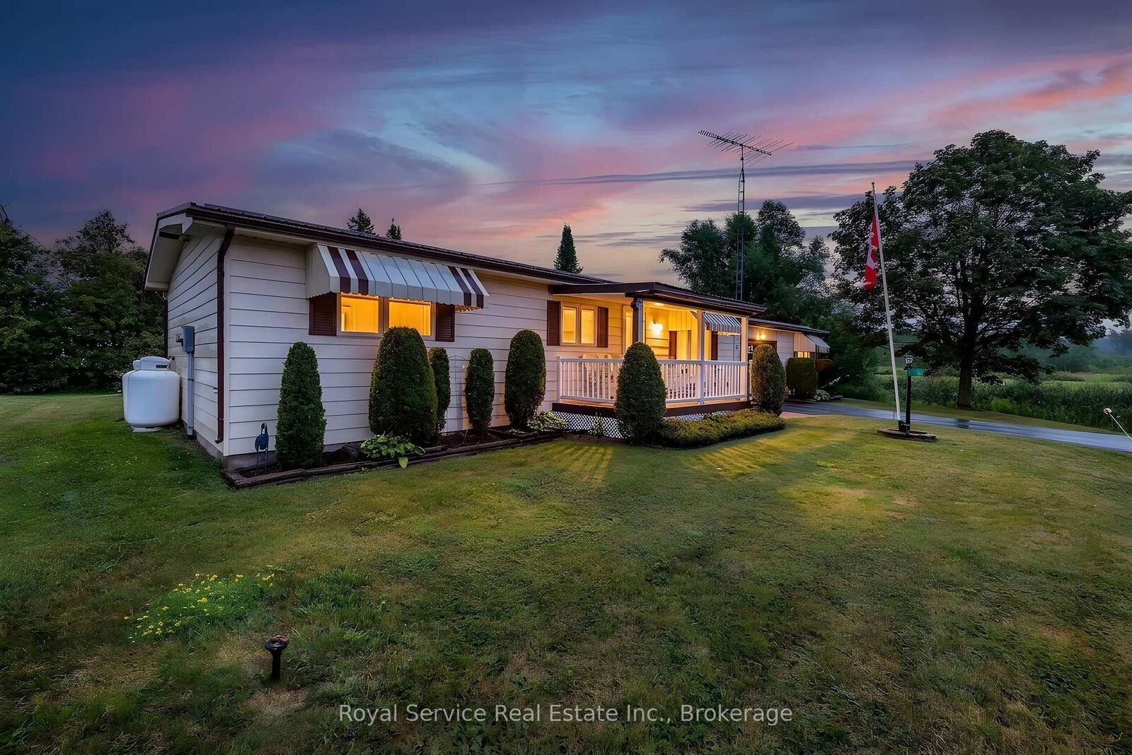 Property Photo: 16 Vista Drive ON K9V 0H7