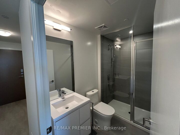 Property Photo:  5 Quarrington Lane 2707  ON M3C 0S5 