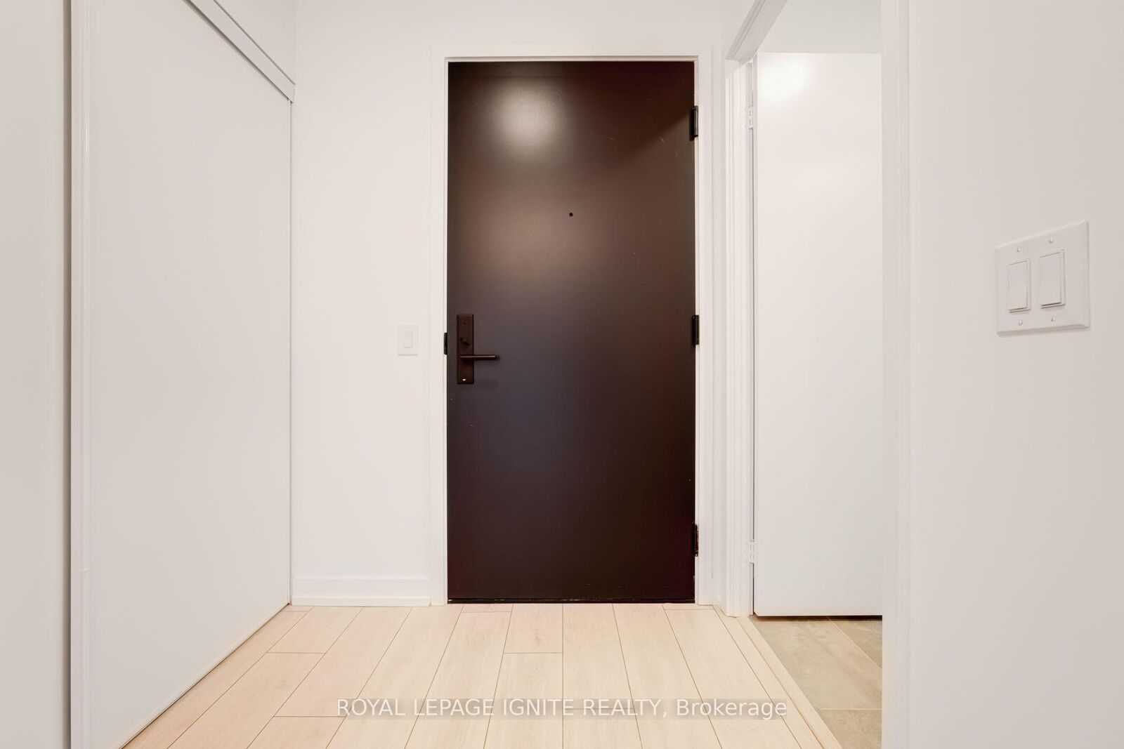 Property Photo:  500 Dupont Street 510  ON M6G 1Y7 