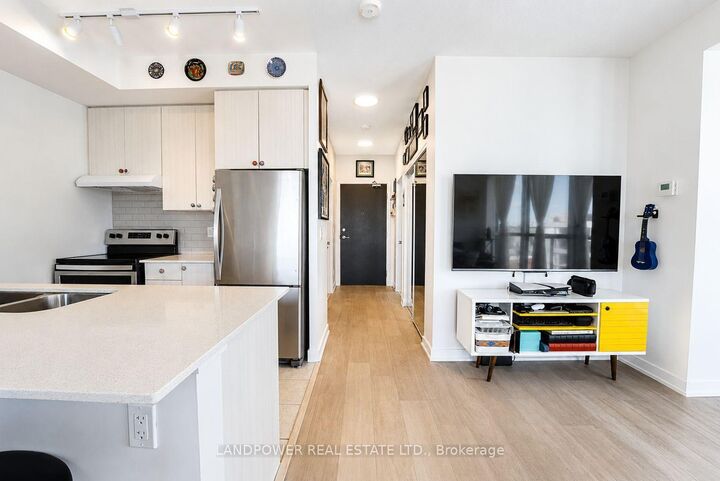 8 Trent Avenue 824 — photo 1