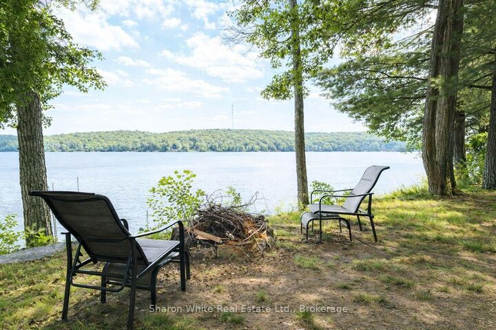 Property Photo:  15 Russell Crescent  ON K0L 1C0 