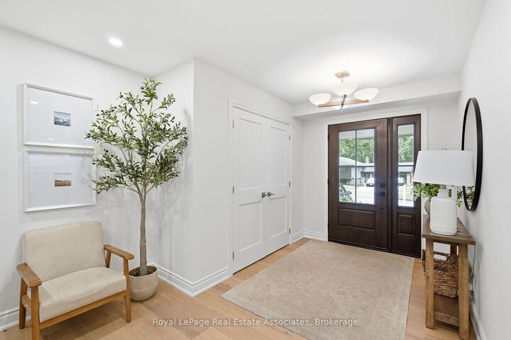 Property Photo: 648 Cherrywood Drive ON L7T 3X1