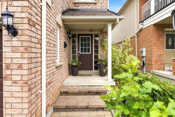 Property Photo:  78 Hutton Place  ON L1C 5K1 