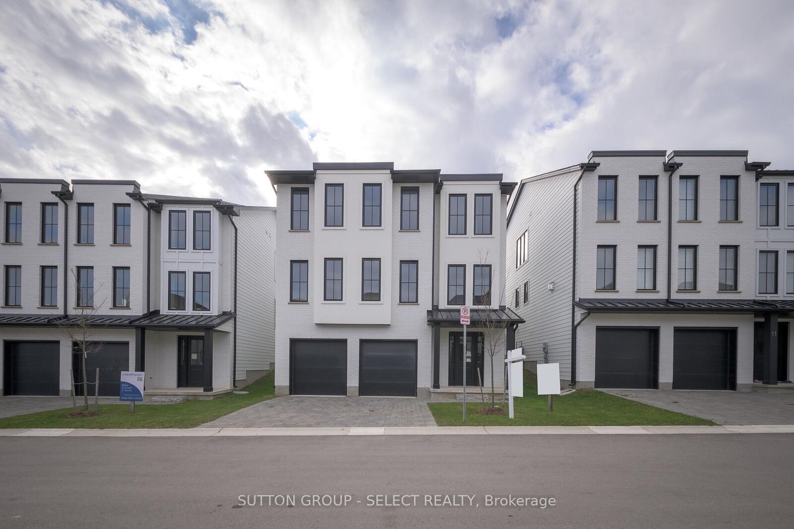 Property Photo: 2835 Sheffield Place 7 ON N6G 5H5