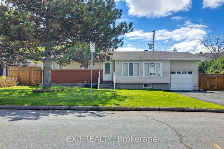 Property Photo: 888 Charleswood Avenue ON K1K 0W3