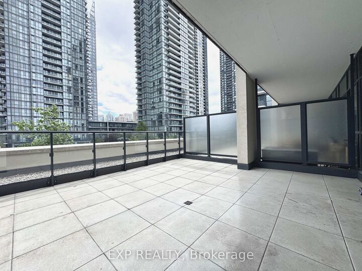 Property Photo: 4055 Parkside Village Drive 614 ON L5B 0K8