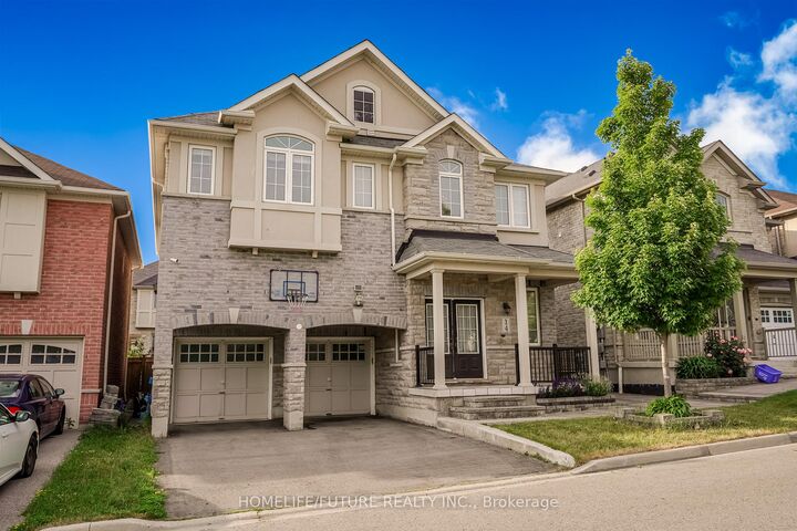 14 Mosely Crescent — photo 1