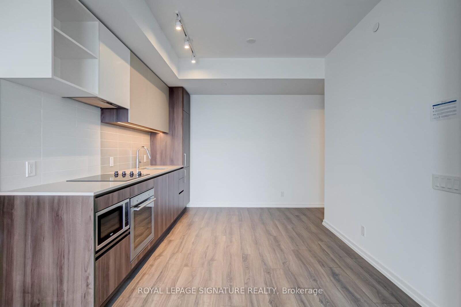 Property Photo: 1000 Portage Parkway 4715 ON L4K 0L1