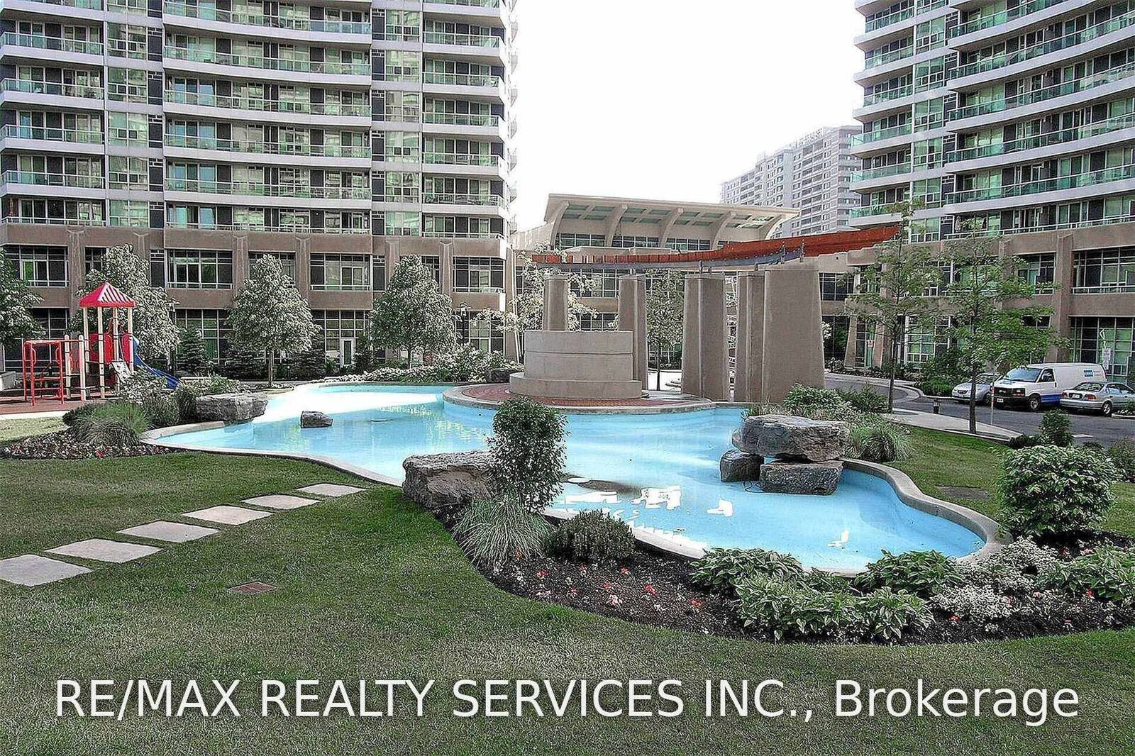 Property Photo:  1 Elm Drive 312  ON L5B 3C2 