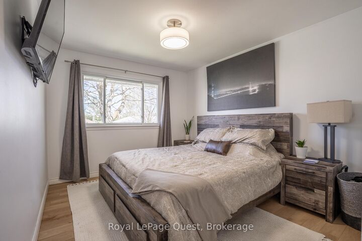 Property Photo:  113 North Street W  ON L3V 3S7 