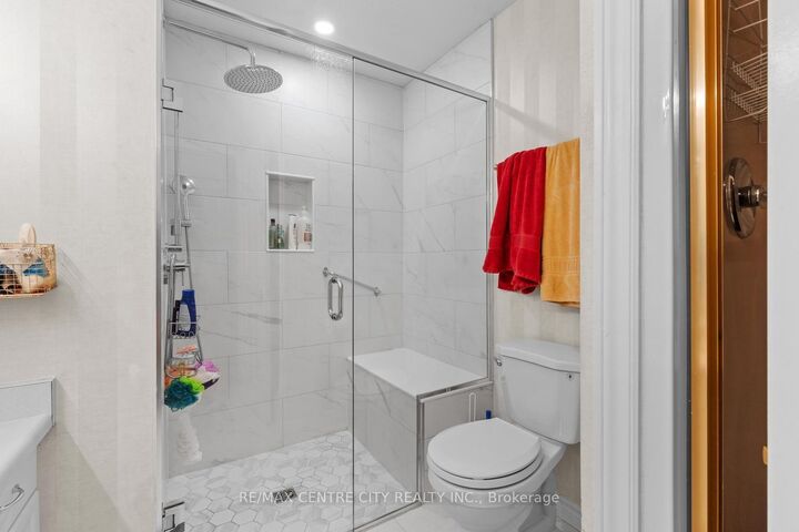 Property Photo: 1500 Richmond Street 104 ON N6G 4V1