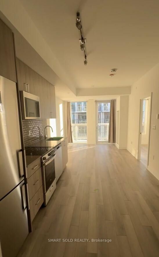 Property Photo: 1005 Dundas Street E 607 ON L6H 8C7