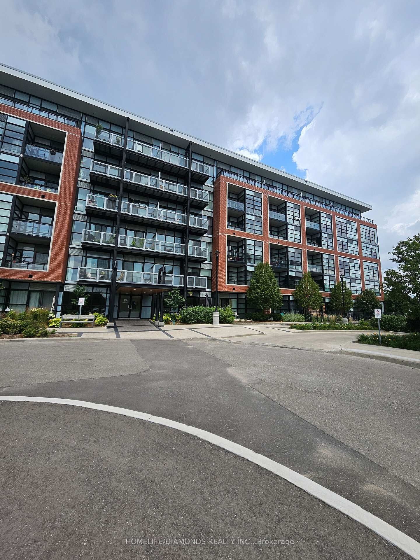 Photo de la propriété:  15 Prince Albert Boulevard 315  ON N2H 0C2 