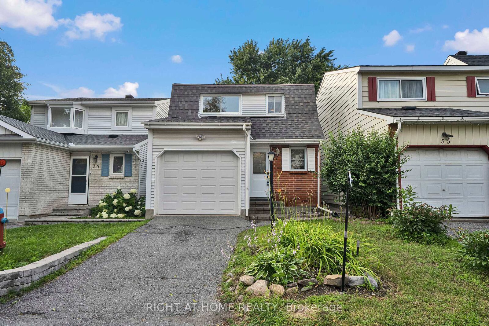 Property Photo:  37 Trafford Lane  ON K2J 1X6 